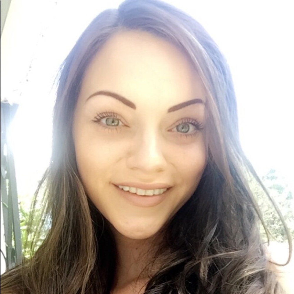 Meet your Posher, Kayla